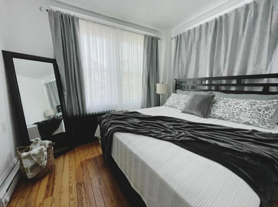 Апартаменти Lovely 2Br W Office Space - King Bed & Alexa Піттсбург Екстер'єр фото